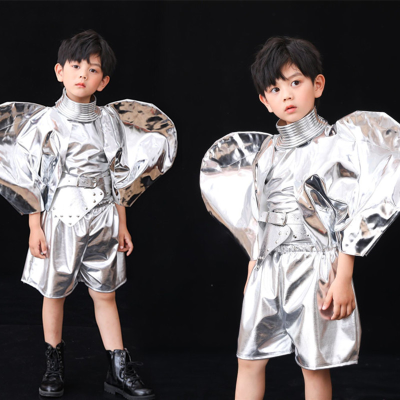 银色潮童T台走秀儿童演出服模特比赛未来科技感服装元宇宙战士潮