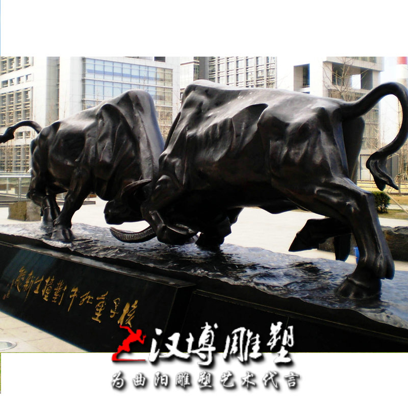 玻璃钢仿铜大型斗牛人物雕像户外步行街装饰铸铜西班牙斗牛士雕塑