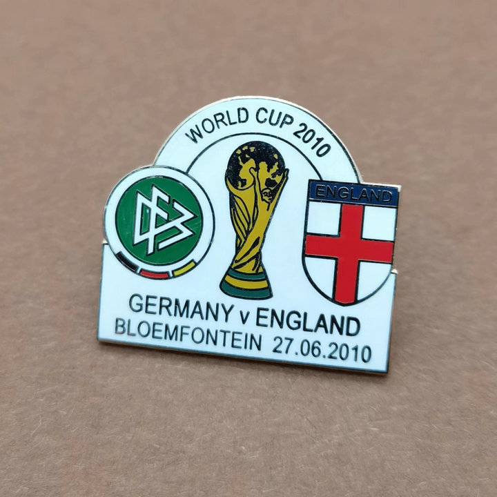 2010年南非世界杯八分之一决赛 德国VS英格兰 世界杯纪念徽章 201