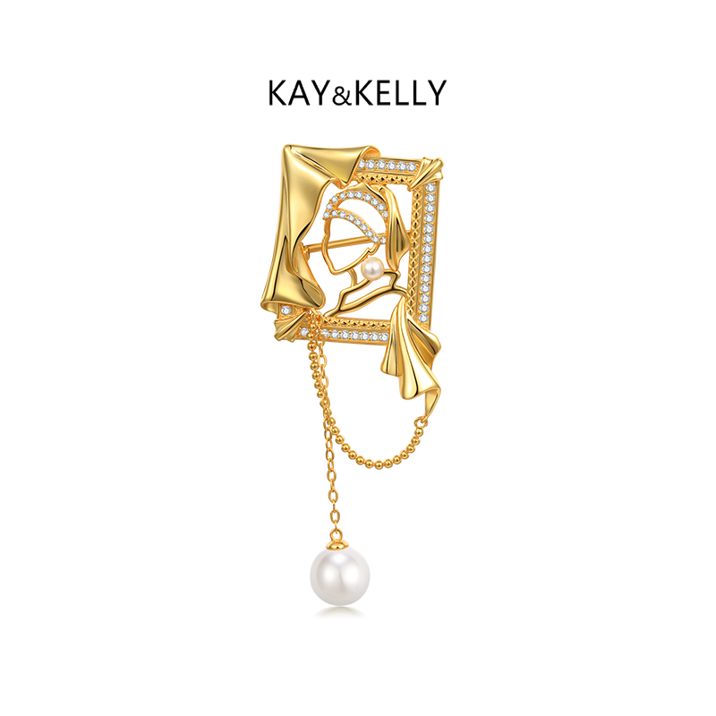 KAYKELLY戴带珍珠耳环的少女流苏相框胸针女高档精致设计感小众潮