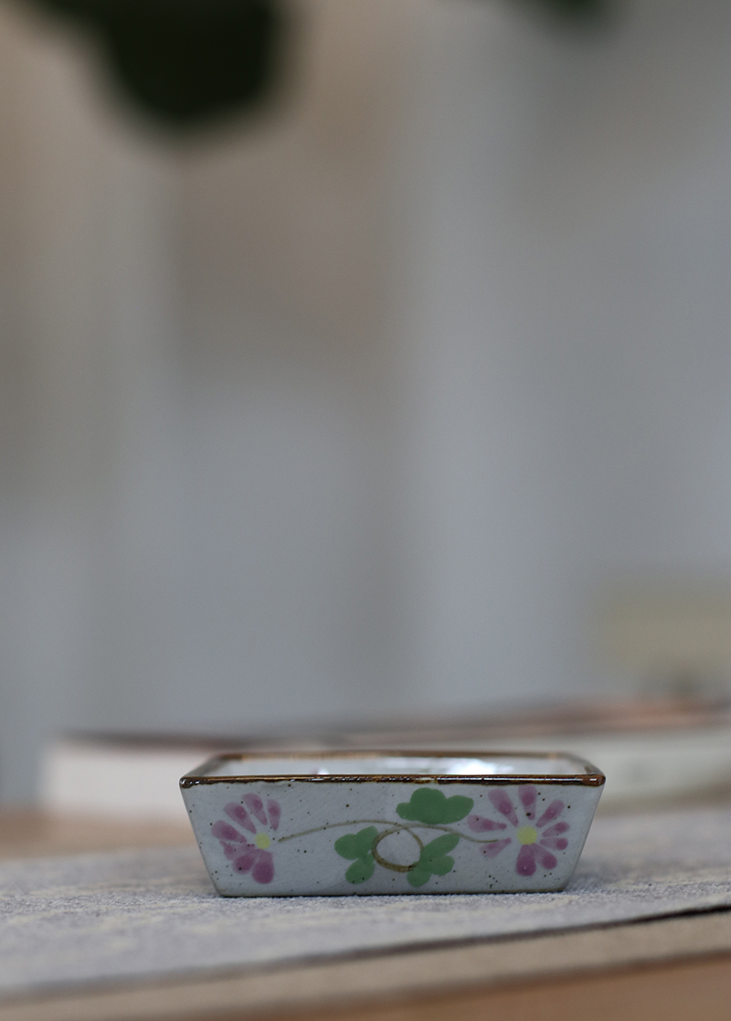 外贸出口釉下彩手工手绘小清新陶瓷餐具日式碟凉菜碟调味碟雏菊紫