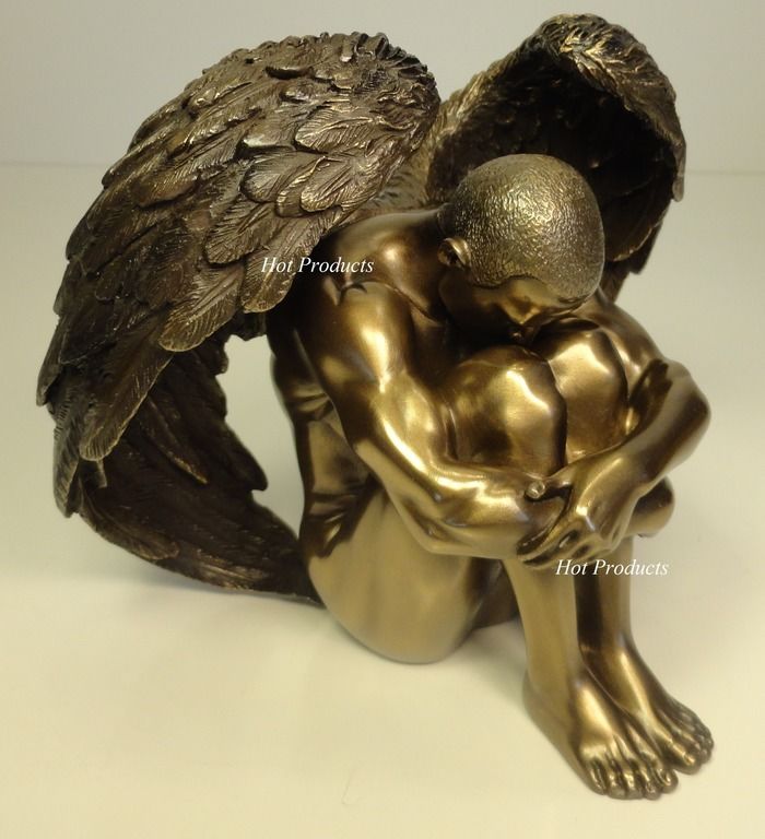 代购雕塑装饰摆件 男性天使雕像手臂抱着膝盖青铜色客厅欧式