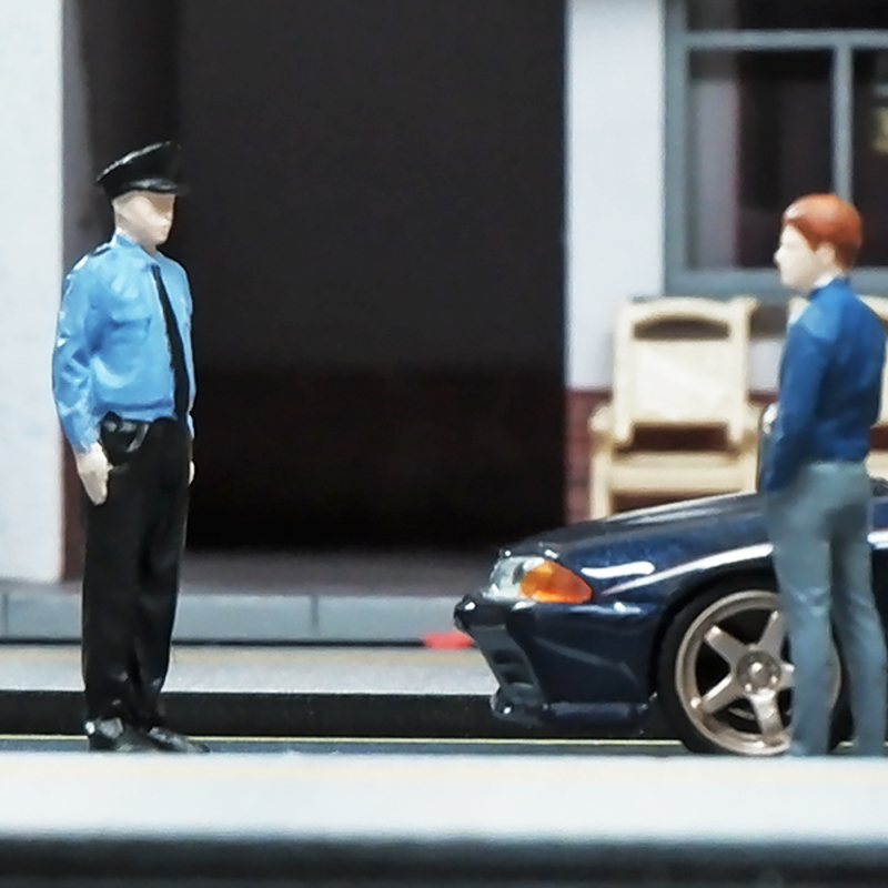 交通指挥警察1:64微缩人偶民警沙盘小人模型景观场景微拍道具手办