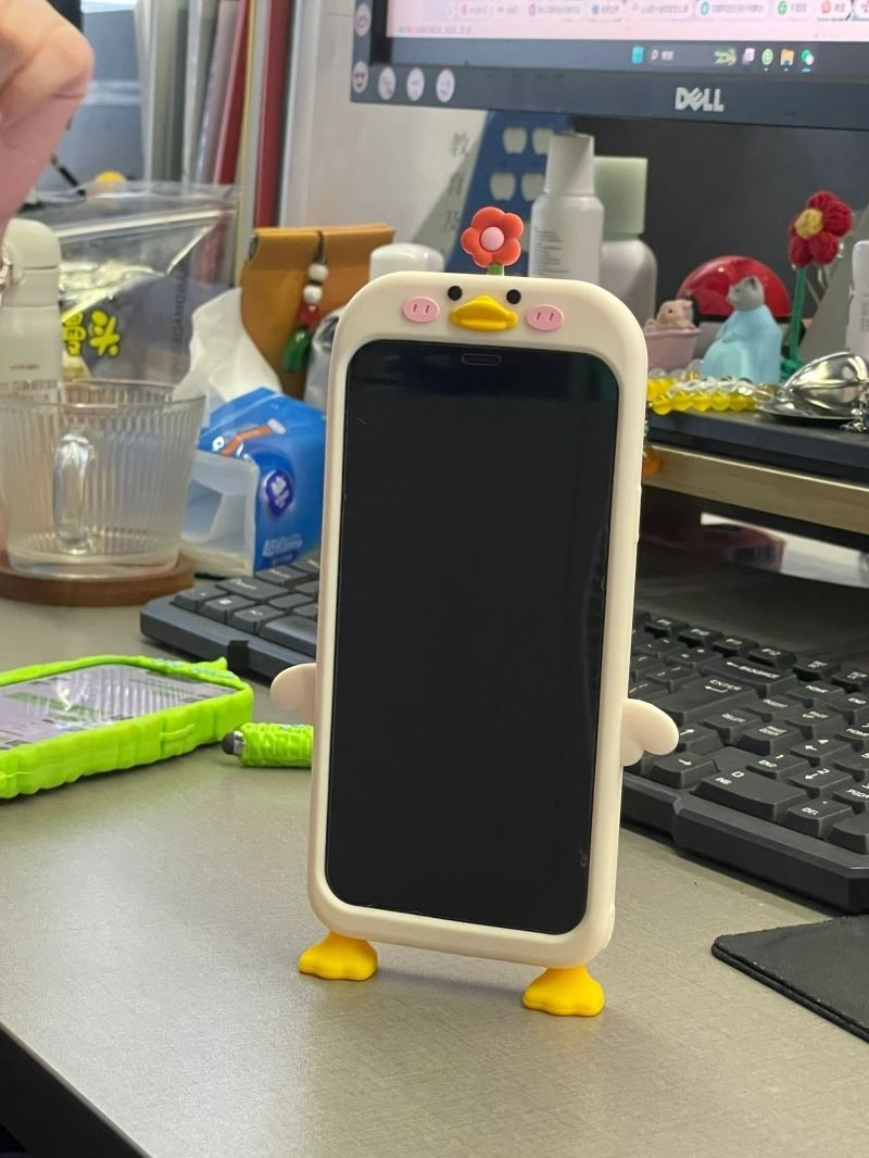 站立手机壳立体花朵趣味小鸭子ins适用苹果14手机壳13硅胶套iPhone11新款12ProMax可爱XSMAX卡通8plus软XR女