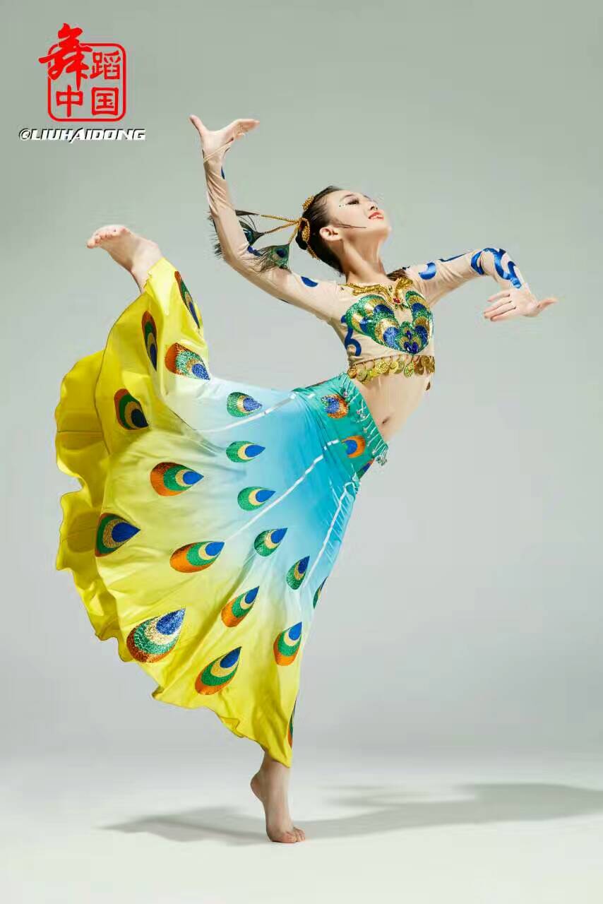 新款儿童傣族舞蹈服女童古装长裙民族古典演出服定制孔雀舞表演服