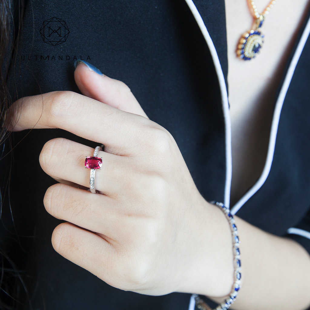 独立原创设计18K斯里兰卡1克拉天然红色尖晶石钻石女戒指