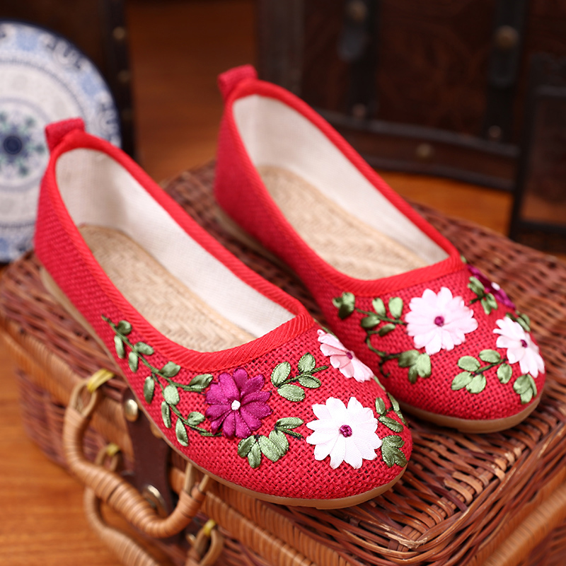 老北京新娘鞋纯手工绣花婚鞋红色秀禾鞋子牛筋底中式平底跟布鞋女