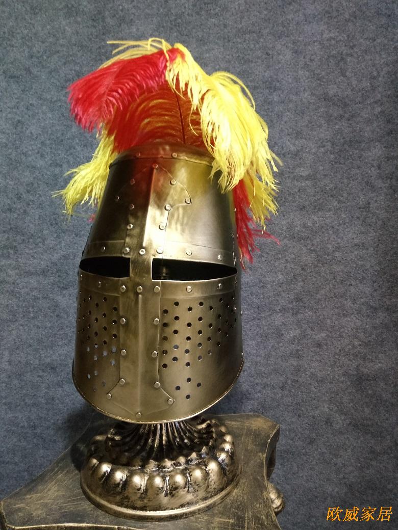 欧洲中世纪罗马武士头盔带羽毛骑士盔甲水桶盔金属铁盔客厅摆件