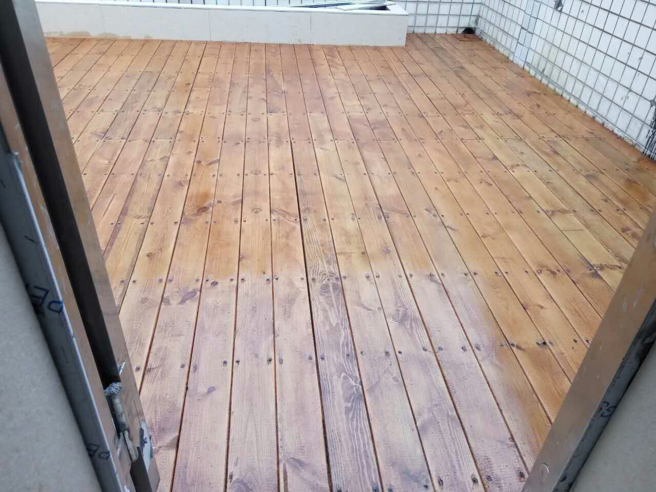 木地板安装现场