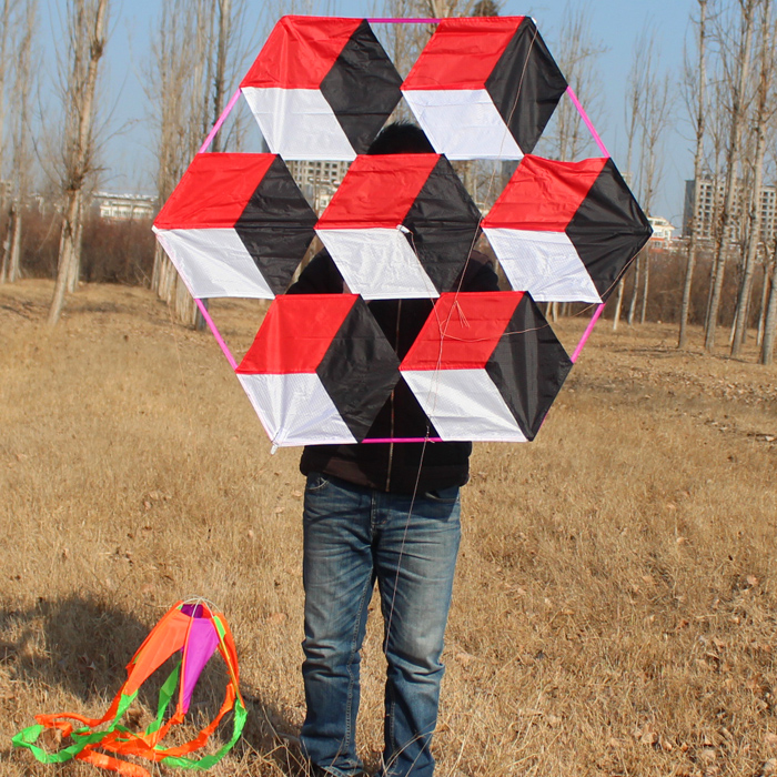 潍坊小魔方板子平面风筝 黑红搭配 布拼工艺 初学者个性风筝