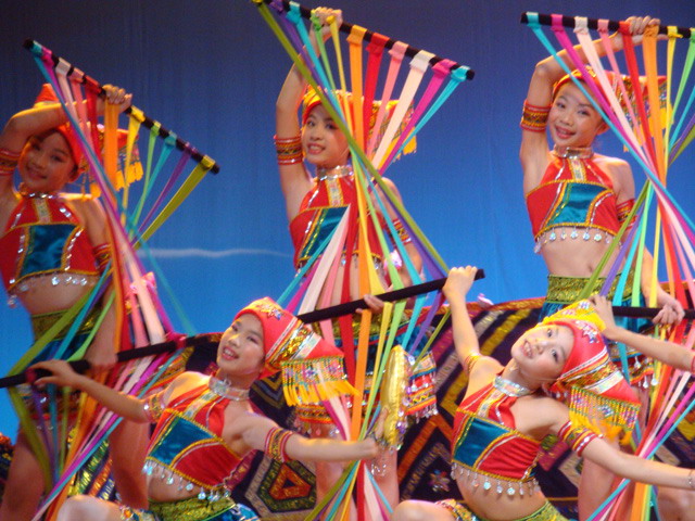 小荷风采美丽的壮锦舞蹈服装儿童壮族服装大型民族歌舞演出比赛服