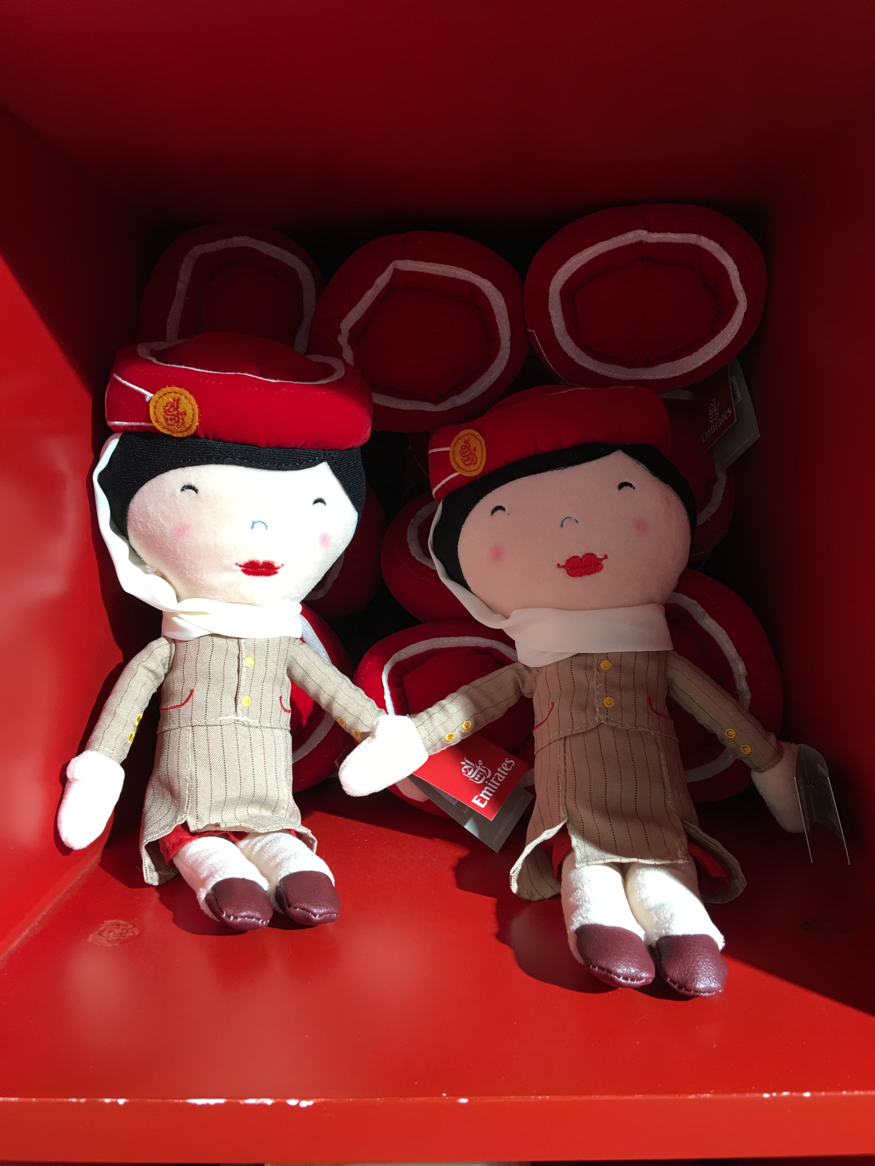 阿联酋航空Emirates飞机师空姐毛绒娃娃汽车家居摆件现货包邮
