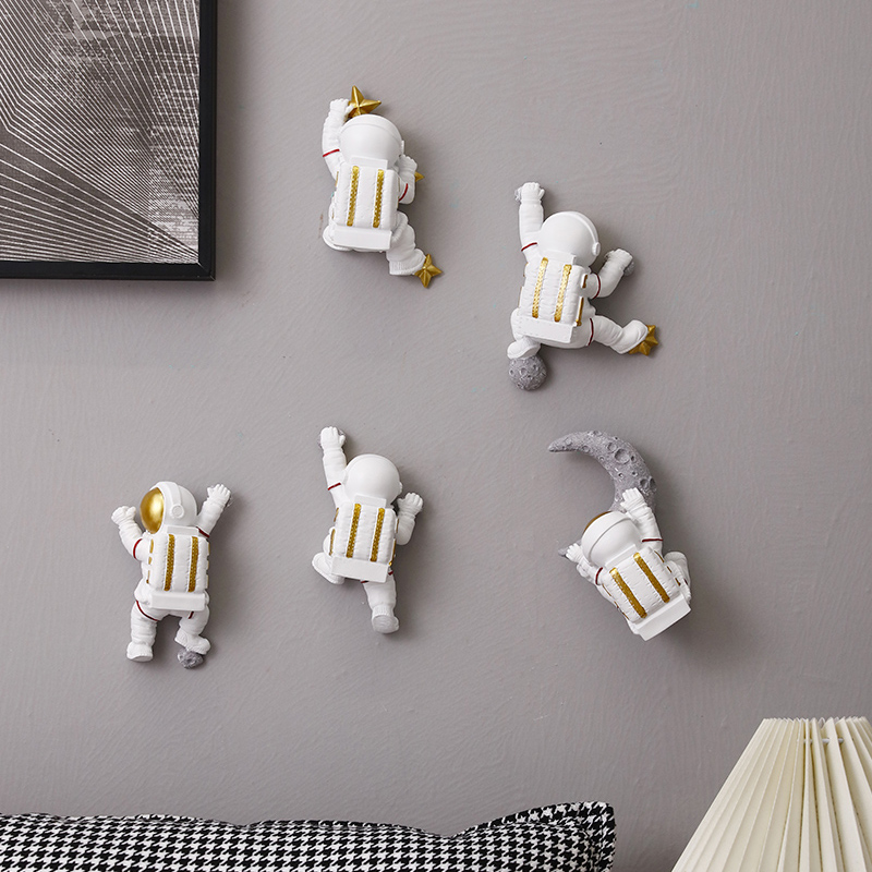 北欧轻奢宇航员墙面装饰品创意儿童房客厅背景墙上墙壁太空人挂件